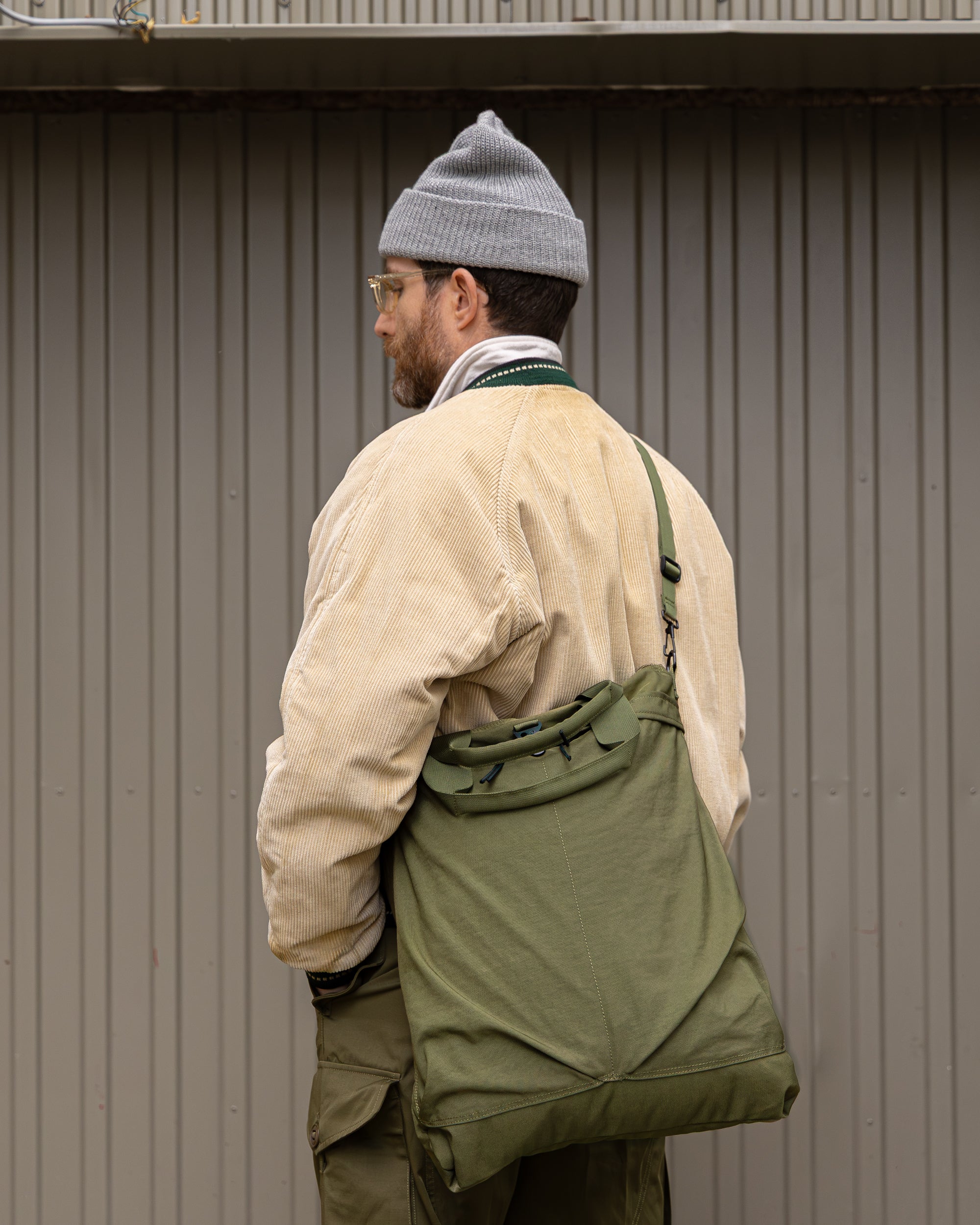 UNIVERSAL HELMET BAGPACK - OLIVE GREEN — Universal Surplus