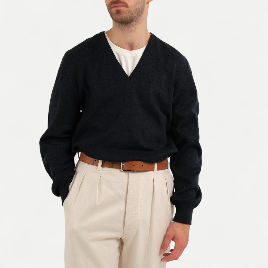 NAVY V-NECK SWEATER