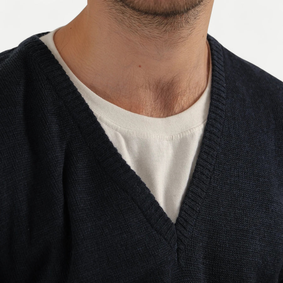 NAVY V-NECK SWEATER