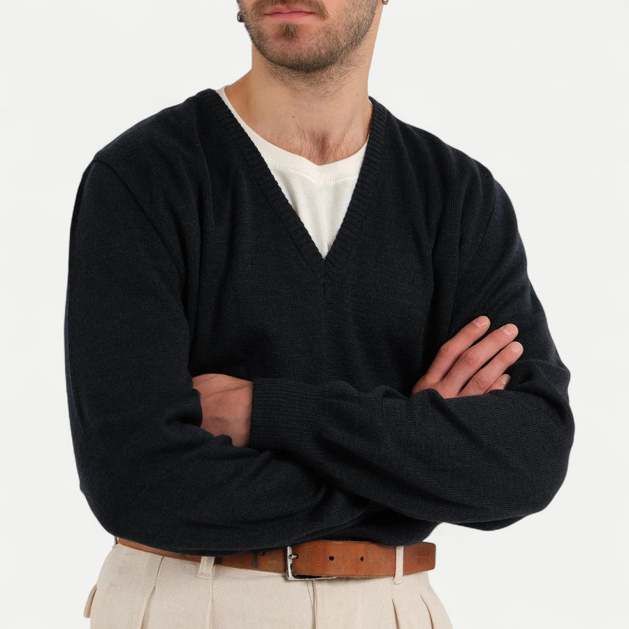 NAVY V-NECK SWEATER