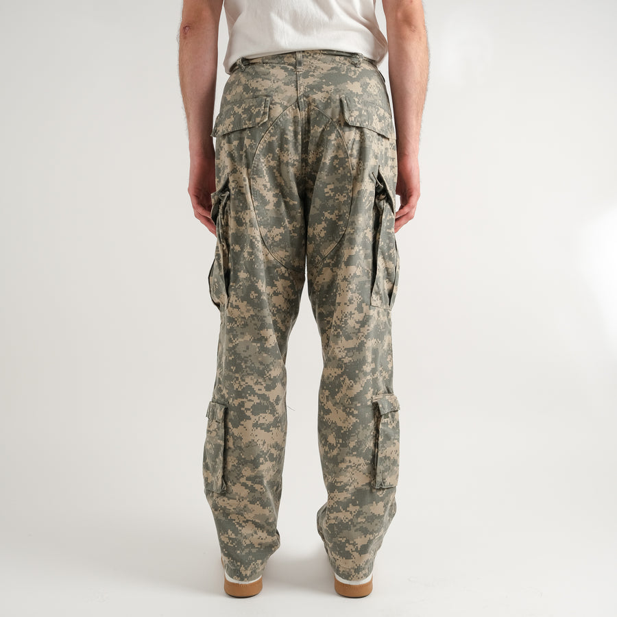 DIGI CAMO CARGO PANTS