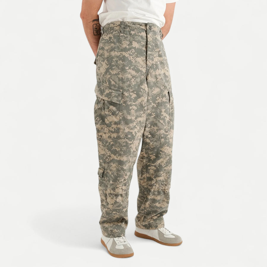 DIGI CAMO CARGO PANTS