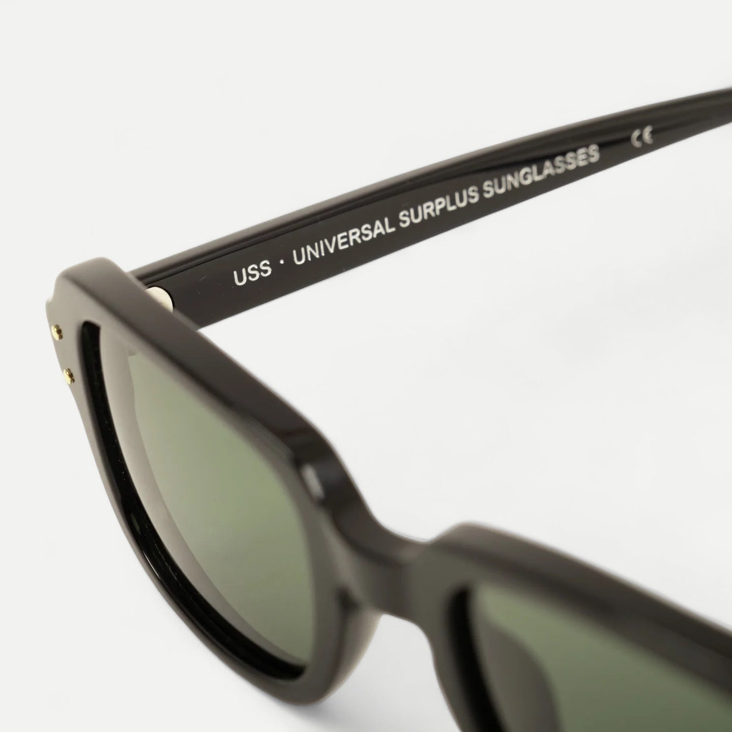 USS ARMY VIETNAM BLACK SUNGLASSES - GREEN — Universal Surplus