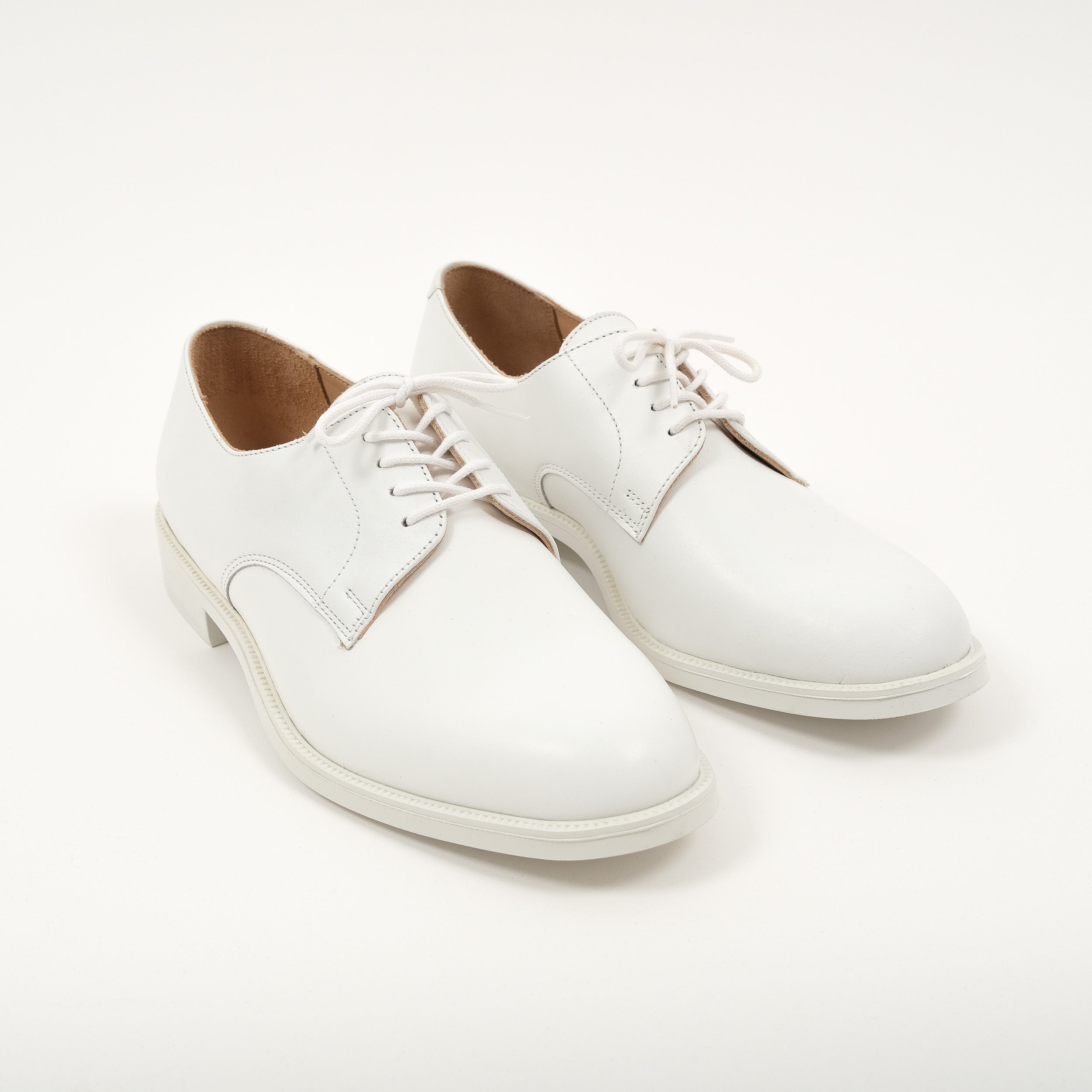 WHITE MARBOT SHOES - Universal Surplus
